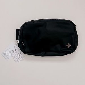 NWT Lululemon everywhere belt bag in black